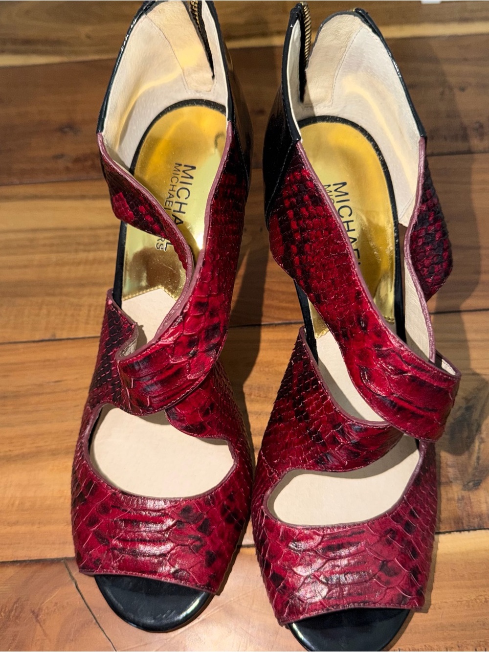Michael Kors Red Snakeskin Peep Toe pumps sz 9.5